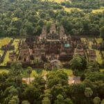 Shared day tour with Spanish-speaking guide at Angkor Temple. - What to Expect from the Tour