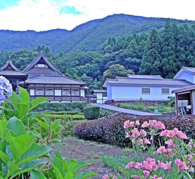 Shimizu: Nagano Private Full-Day Tour with Guide - Exploring Zenko-ji Temple and Historic Streets