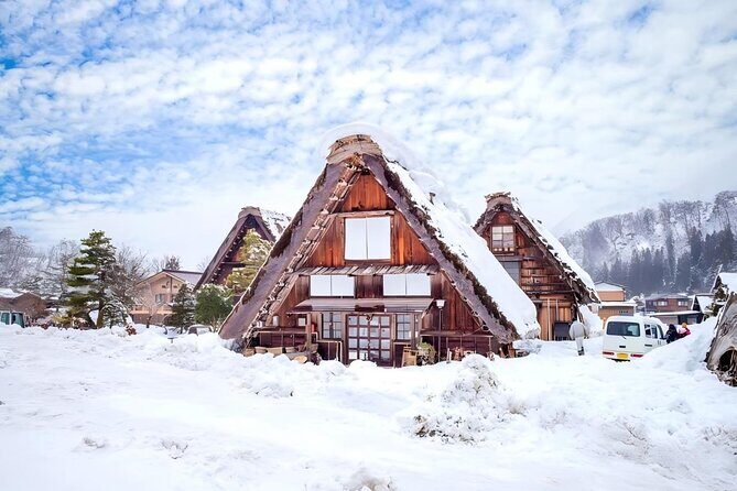 Shiroyama Shirakawa-go Day Trip from Nagoya - Shirakawa-go: A Fairytale Village