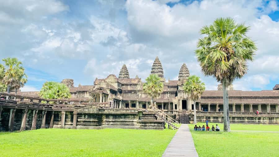 Siem Reap: Angkor Wat and War Museum Guided Tour - A Complete Breakdown of the Experience