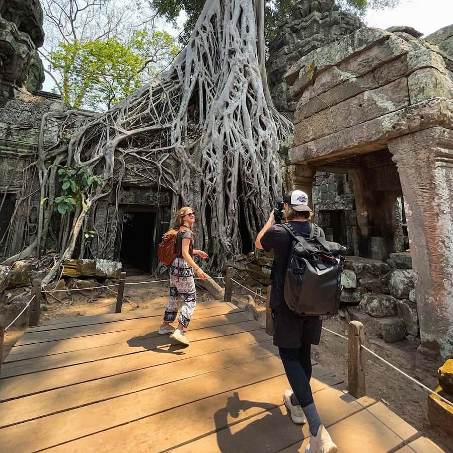 Siem Reap: Angkor Wat Sunrise/Set Guided Tour by AC Vehicle - The Experience: What Travelers Can Expect