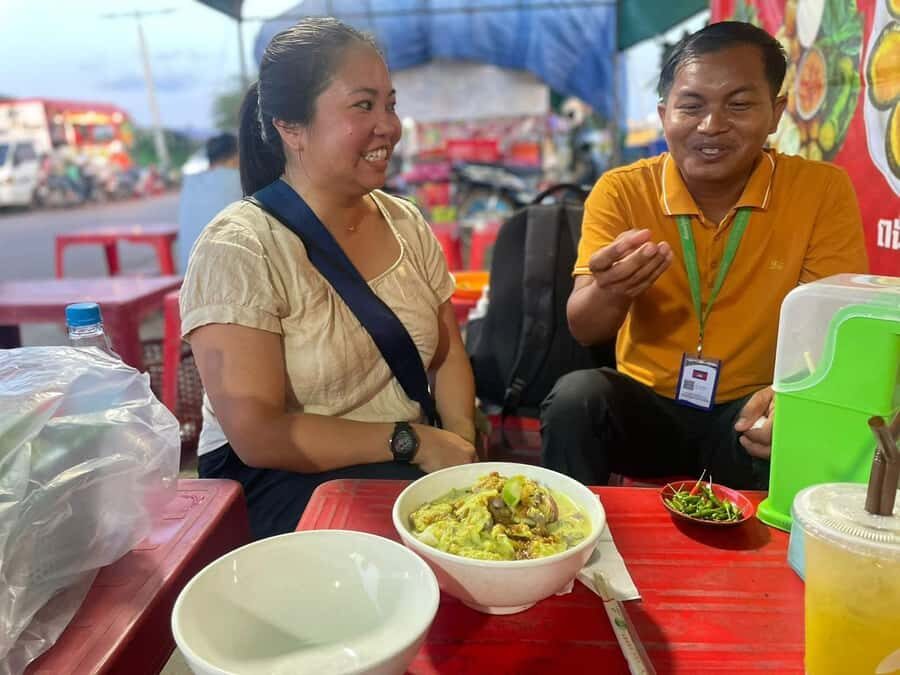 Siem Reap: Evening Street Food Tour by Tuk-Tuk - Discovering Siem Reap’s Evening Atmosphere