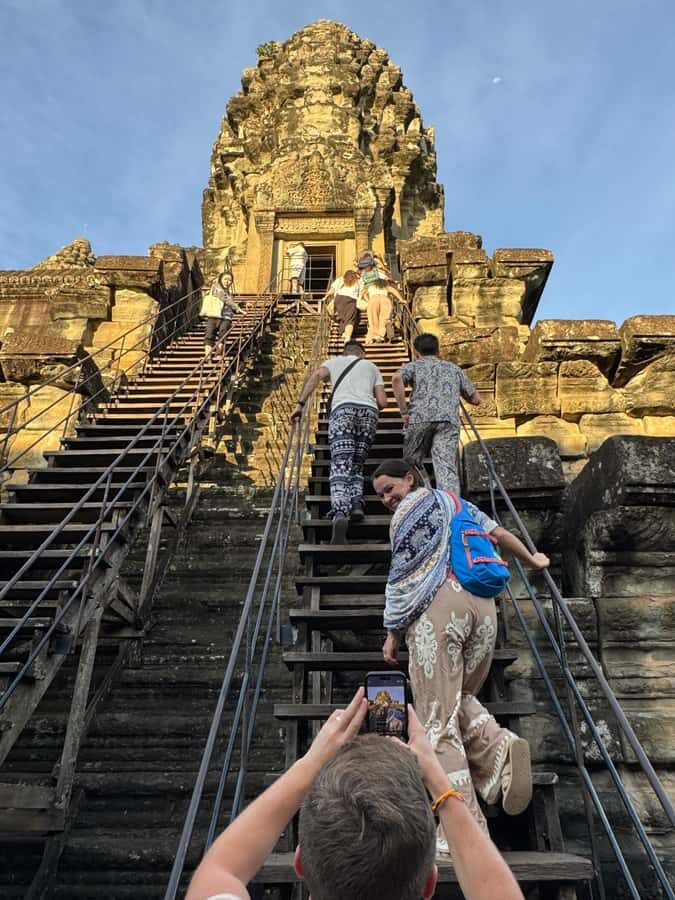 Siem Reap & Phnom Penh: 6-Day Tour Package Guided with Meals - The Itinerary in Detail: What to Expect Each Day