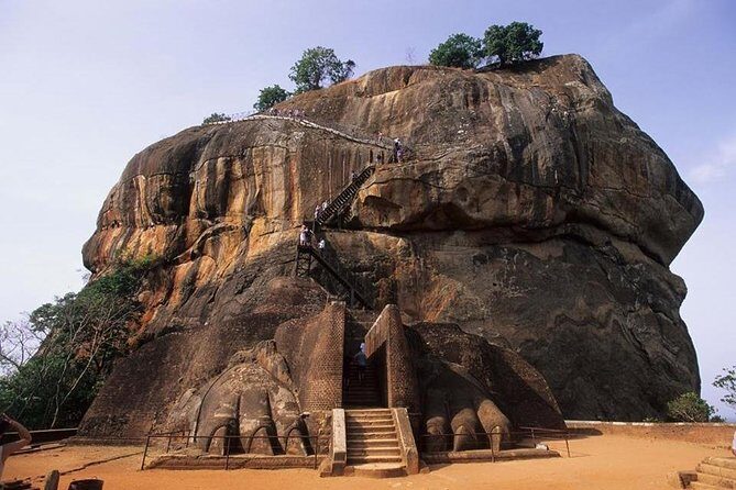 Sigiriya Rock and Dambulla Cave Temples from Colombo (All inclusive day tour) - The Itinerary in Depth