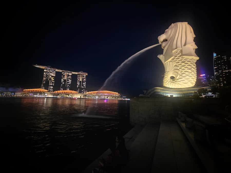 Singapore: Highlights & Hidden Tiong Bahru Private Tour - Discovering Tiong Bahru: A Neighborhood with Character