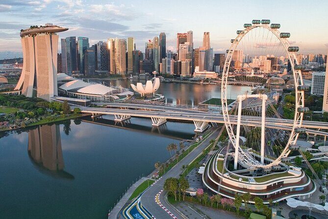 Sky Experience on the Singapore Flyer with Time Capsule - Who Should Consider This Experience?