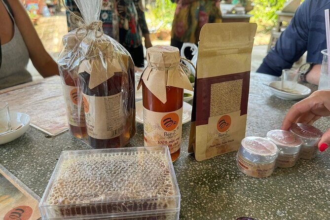 Small group Full-Day Mekong Delta Adventure 1Day Tour - Vinh Trang Temple: A Cultural Gem