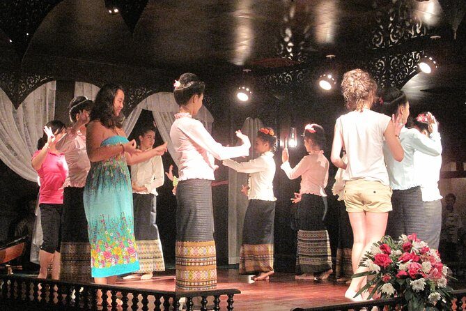 Small Group : Traditional Dinner with Performance and Local Fresh Market Tour - Who Is This Tour Best For?