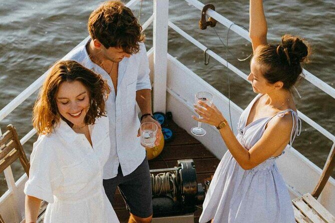 Solo Carnival Sunset Cruise: Party, Live DJ & Meet New Friends - Detailed Breakdown of the Itinerary