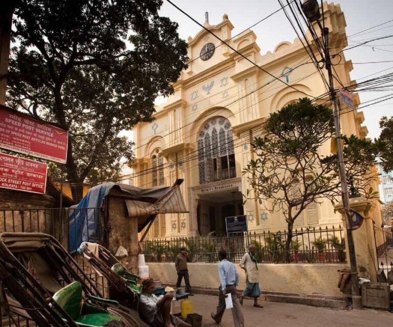 Spiritual Trails of Kolkata: Guided Tour with a Local - Practical Information and Tips