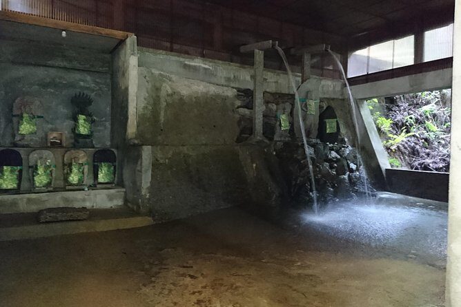 Stroll around the peaceful Mountain Village of Yoshinoyama - What do travelers love most?