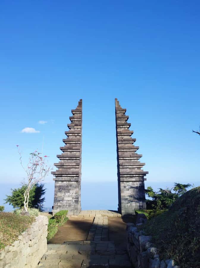 Sukuh & Cetho Temples, Tea Plantation in Kemuning Hills - Visiting Sukuh Temple: A Window into Ancient Javanese Culture