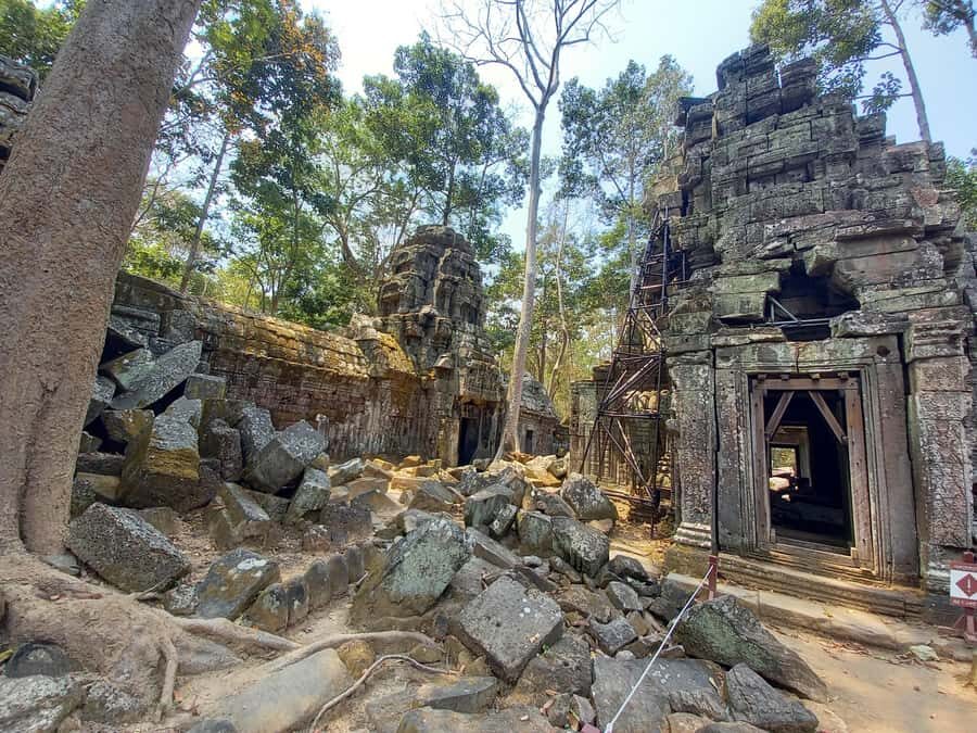 Sunrise at Angkor Wat, explore other temples with a Spanish-speaking guide. - Who Is This Tour Best For?