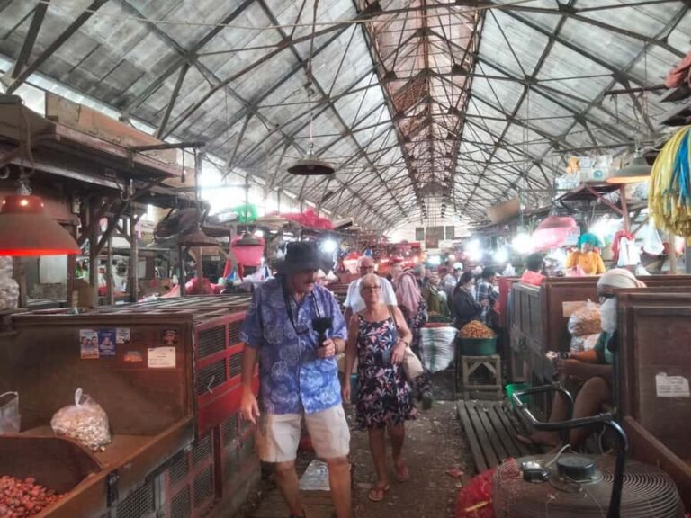 Surabaya Private Tour with Lunch - Authentic Insights from Traveler Reviews