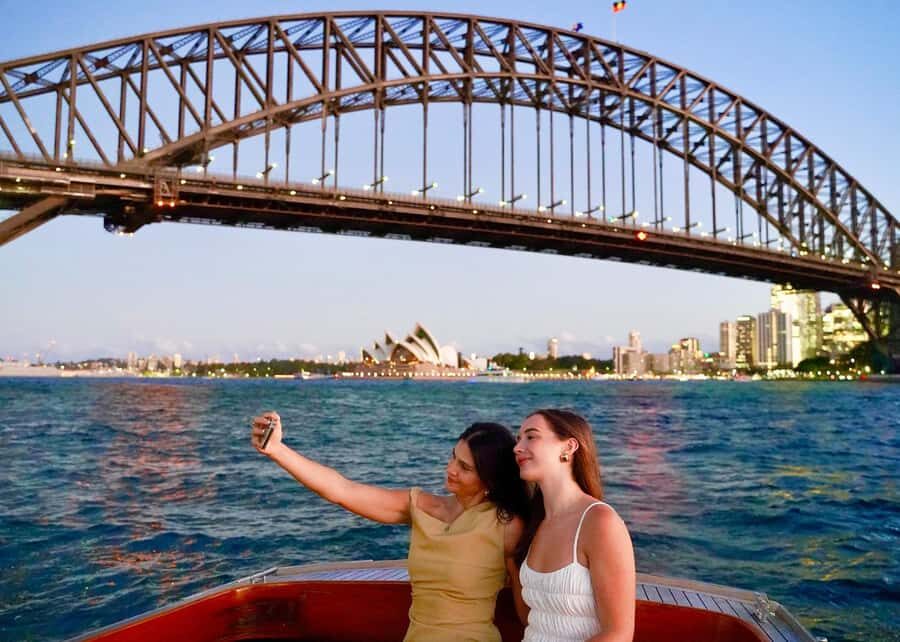 Sydney Harbour Iconic Sunset Selfies Tour - The Itinerary in Detail