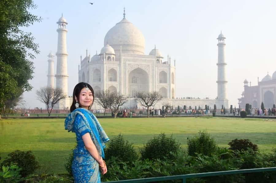 Taj Mahal Express Entry Tickets with Professional Guide