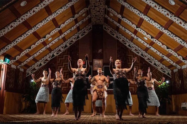 Te Puia: Te R Guided Day Tour + Haka Cultural Performance - The Cultural Performance: A Must-See Highlight