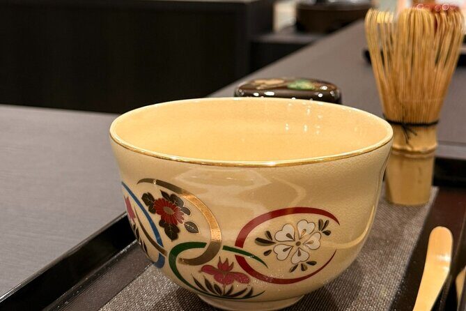 Tea and Calligraphy Session at a Table in Osaka - What to Expect from the Experience