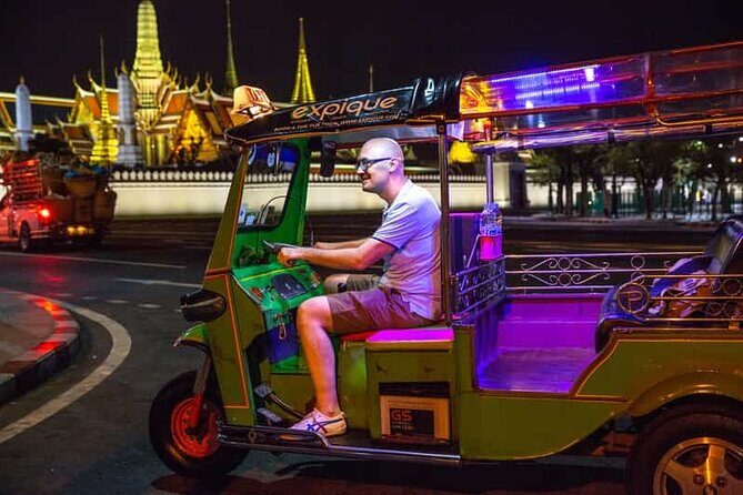 Temples Markets and Food Tour in Bangkok by Night with Tuk-Tuk - Who Should Consider This Tour?