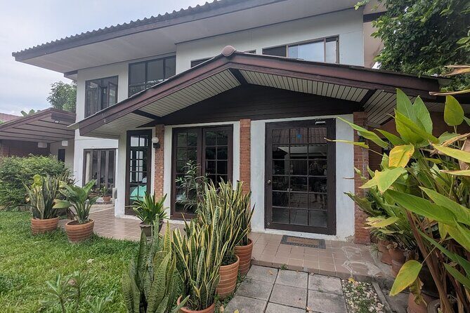 Thai Home Cooking Class with Young in Nonthaburi, Near Bangkok - The Location and Logistics