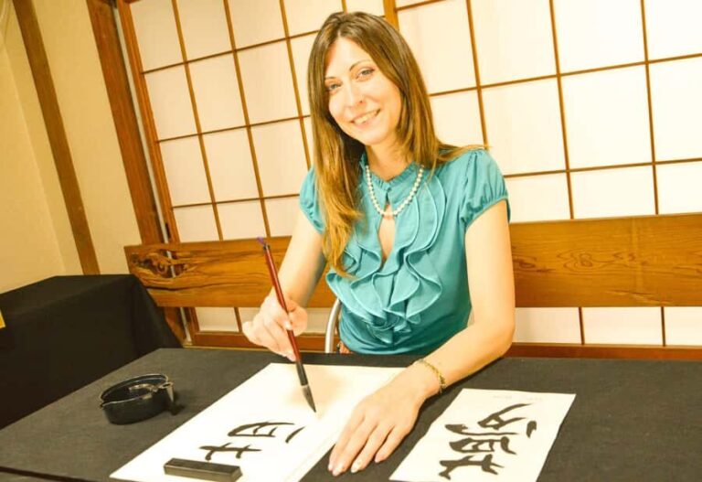 Tokyo Asakusa : Japanese Calligraphy Experience | The Abroad Guide