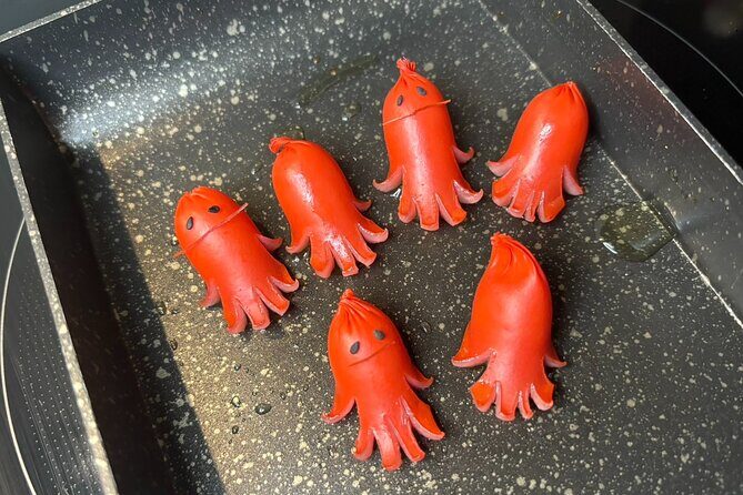 Tokyo : Cute Character bento making experience. Kyaraben workshop - The Learning Experience