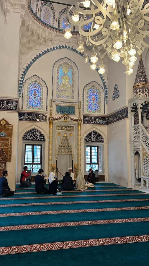 Tokyo: Halal-Friendly Walking Tour for Muslim Travelers - Detailed Breakdown of the Itinerary