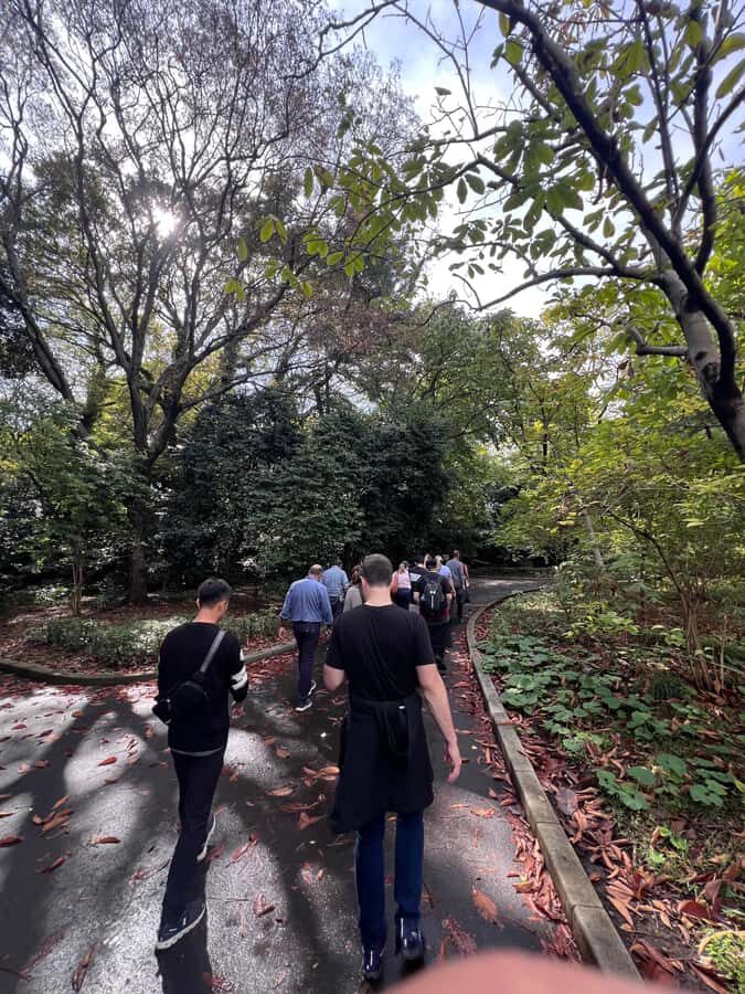 Tokyo: Imperial Palace and Ishibashi bridge walking tour - Detailed Breakdown of the Itinerary