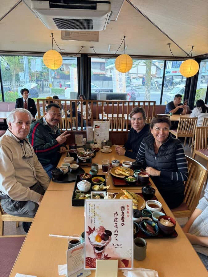 Tokyo: Midnight Halal Ramen and Mosque Tour with Guide - The Midnight Walk and the Grand Mosque