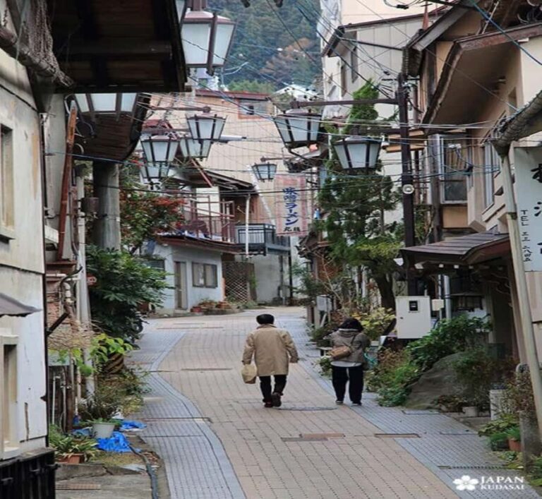 Tokyo: Nagano Togakushi Shrine, Sake & Zenkoji Tour - The Itinerary Breakdown