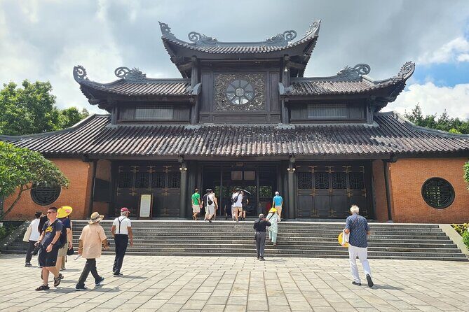 Trang An and Bai Dinh Day Tour from Hanoi (Mua Cave Optional) - Transportation and Group Size