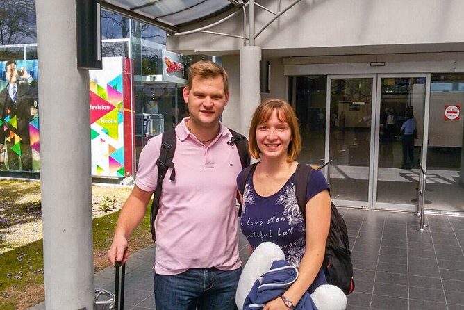 Transfer between Colombo Airport (CMB) and Cinnamon Lakeside, Colombo - Why a Private Transfer Makes Sense in Sri Lanka