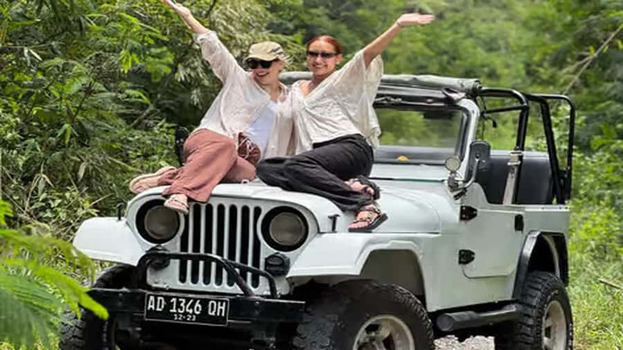 Treasures of Yogyakarta: 2-Day Adventure Tour - Day 1: Exploring Volcanoes and Temples