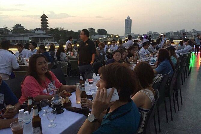 Twilight Dinner Cruise Along Chao Phraya River in Bangkok - Who Is This Cruise Best For?
