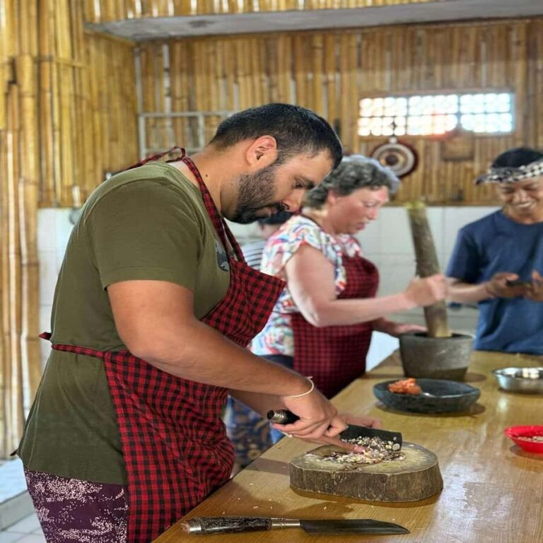 Ubud: Balinese Cooking Class with Traditional Dishes - The Itinerary in Detail