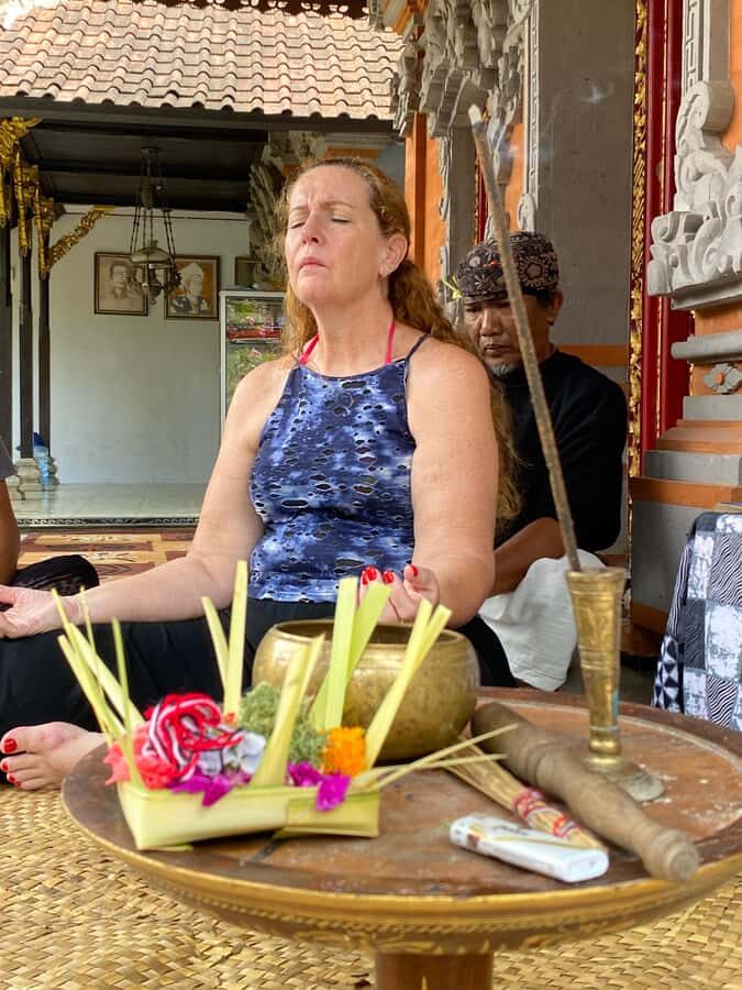 Ubud : Combination of Palm Reading and Healing Therapy - Who Should Consider This Experience?
