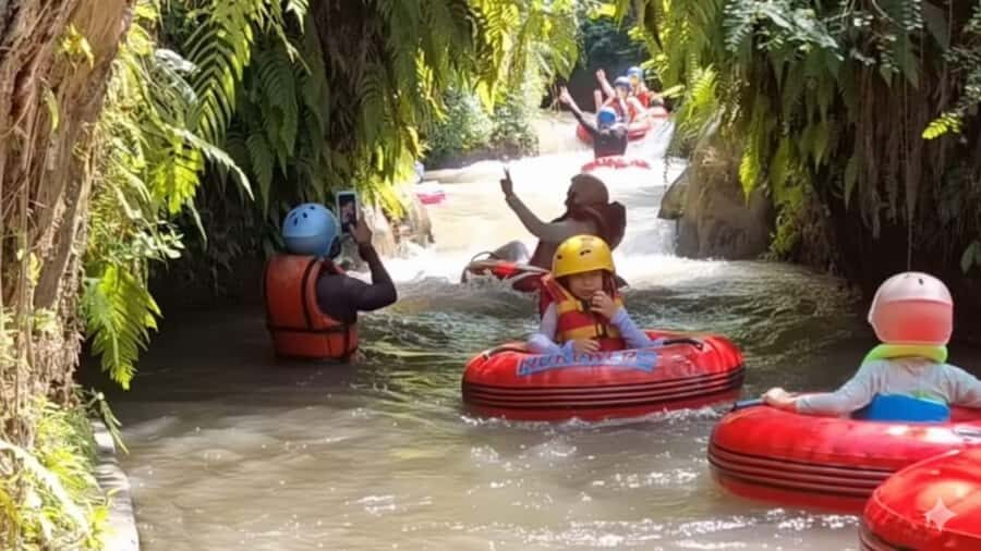 Ubud: Lazy Cave River Tubing and Zipline in Rice Terrace