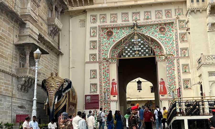 Udaipur: Private City Sightseeing Tour & Cooking Class Combo - Practical Details and Value