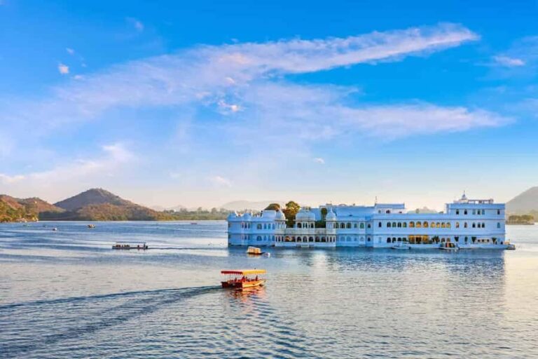 Udaipur: Private Full-Day Sightseeing Tour with a Tour Guide - Who Should Book This Tour?