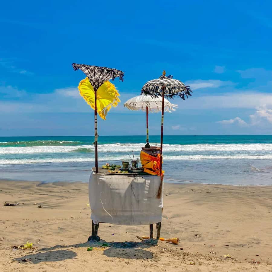 ULUWATU LUXE TOUR: Beaches, Cliffs, Temple, Fire Dance & BBQ - Exploring Uluwatu’s Beaches and Cliffs