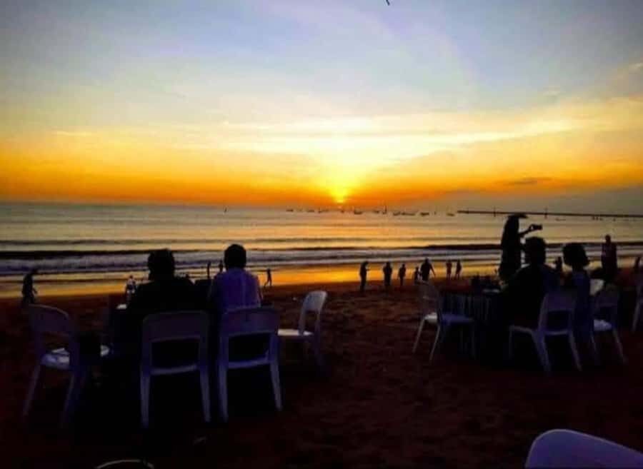 Uluwatu: Temple Sunset, Kecak Dance & Jimbaran Dinner