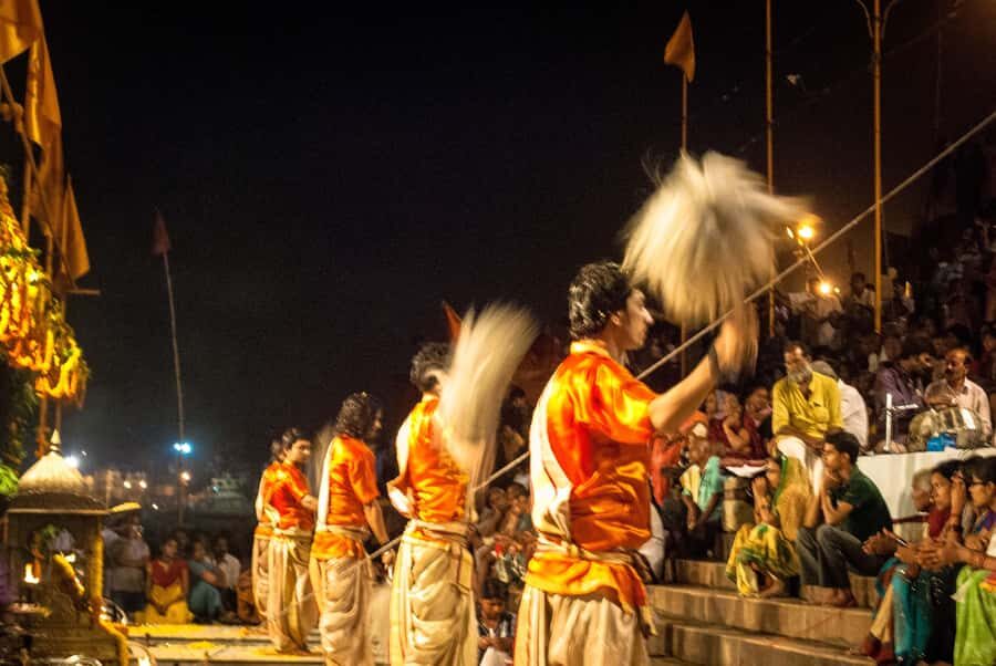 Varanasi Evening Ganges Boat Ride with Aarti & Temple Visit - Deep Dive into the Details