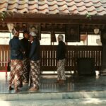 Visit Kotagede: Journey Through the Living Culture - Stopping for a Local Coffee & Snack Break