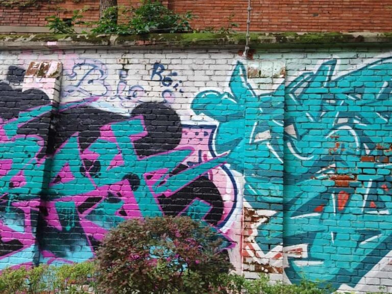 Wuhan After Dark: Industrial Relics & Air-Raid Tunnels Tour - Exploring Hanyangzao Art District