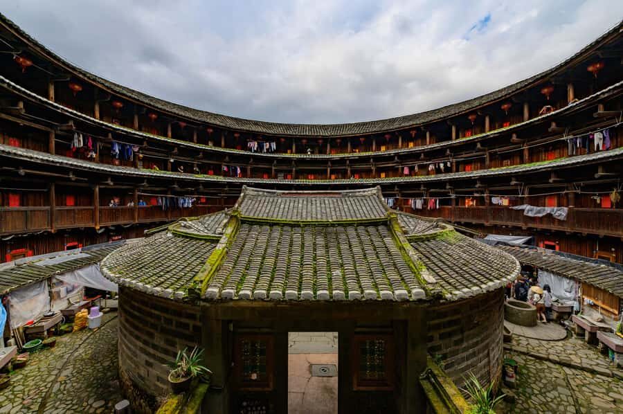 Xiamen: Nanjing Tulou Cluster and Zhangzhou City Day Trip - Exploring Zhangzhou: City Walk and Cultural Performances