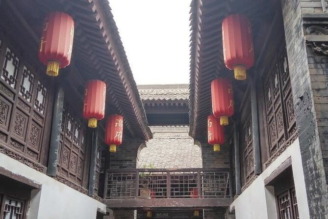 Xi'an Walking Tour: City Wall, Shuyuanmen Street, and Muslim Quarter - Exploring Shuyuanmen Street: A Cultural Walk