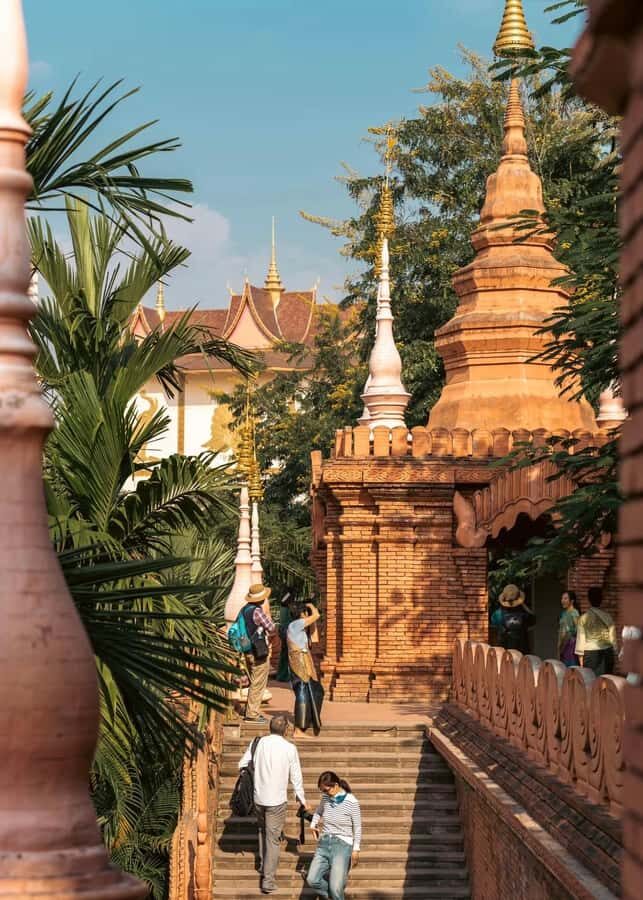 Xishuangbanna: Dai Temple, Tradition, Tie-Dye & Night Market - Exploring the Ethnic Culture Museum