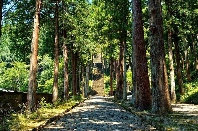 Yamanashi: Minobusan, Japans Sacred Mountain of Faith - The Experience from the Reviews