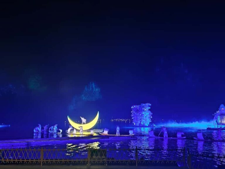 Yangshuo: Cuiping Wuzhishan & Moon Mountain Tour - The Cultural Touch: "Impression of Liu Sanjie" Performance