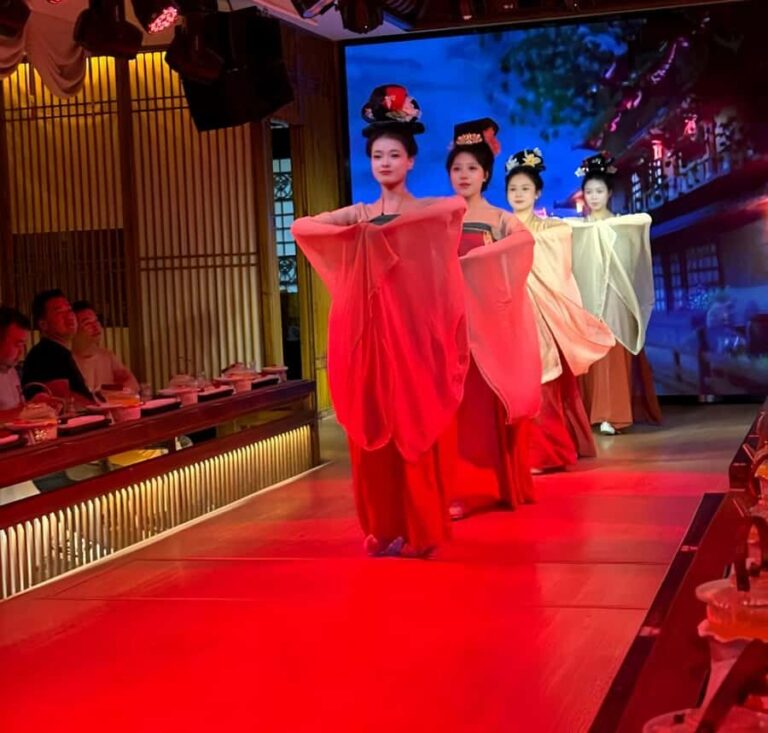 Yangzhou Nanhe Music FeastAncient Immersive Dining + Dance - Is It Worth the Price?